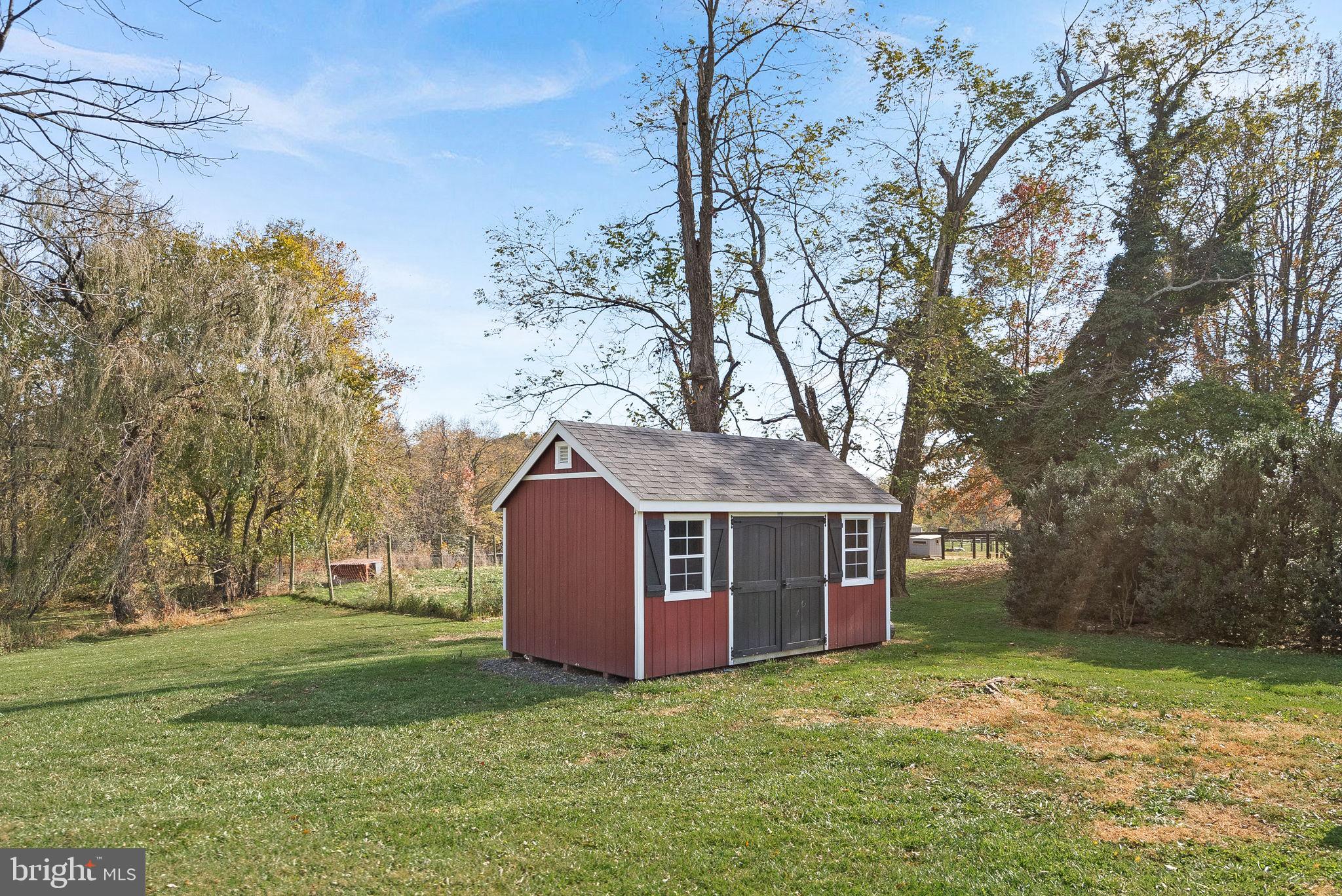 38834 Eudora Lane Hamilton, VA 20158 - Photo 76 of 98 Amish shed