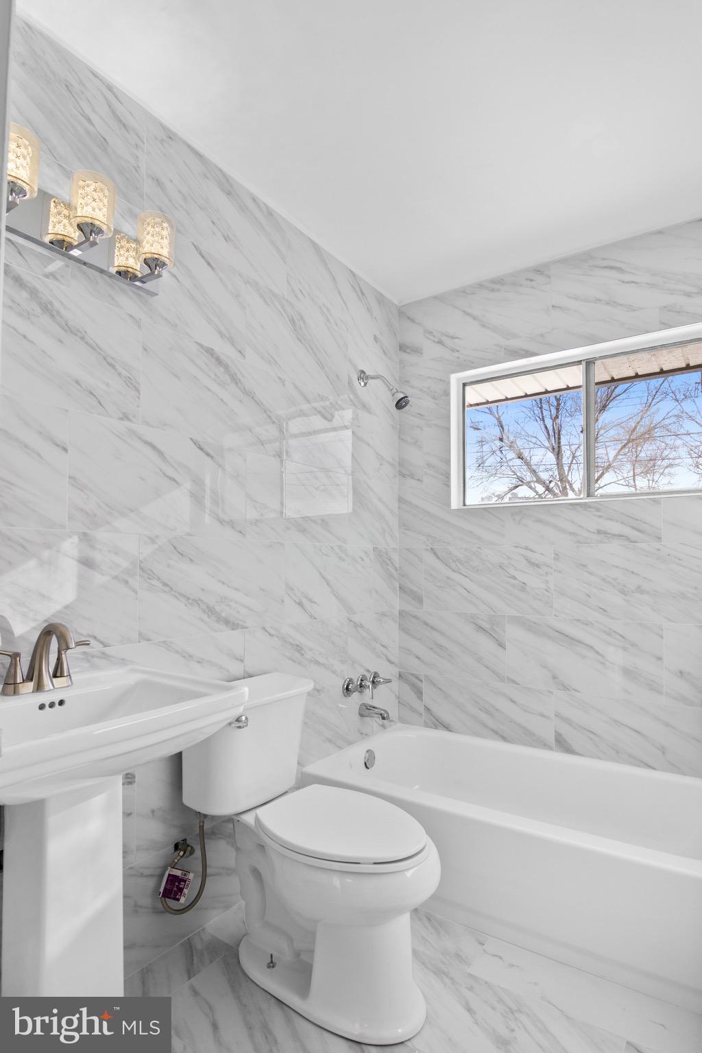 23 Gardenia Road Levittown, PA 19057 - Photo 14 of 34