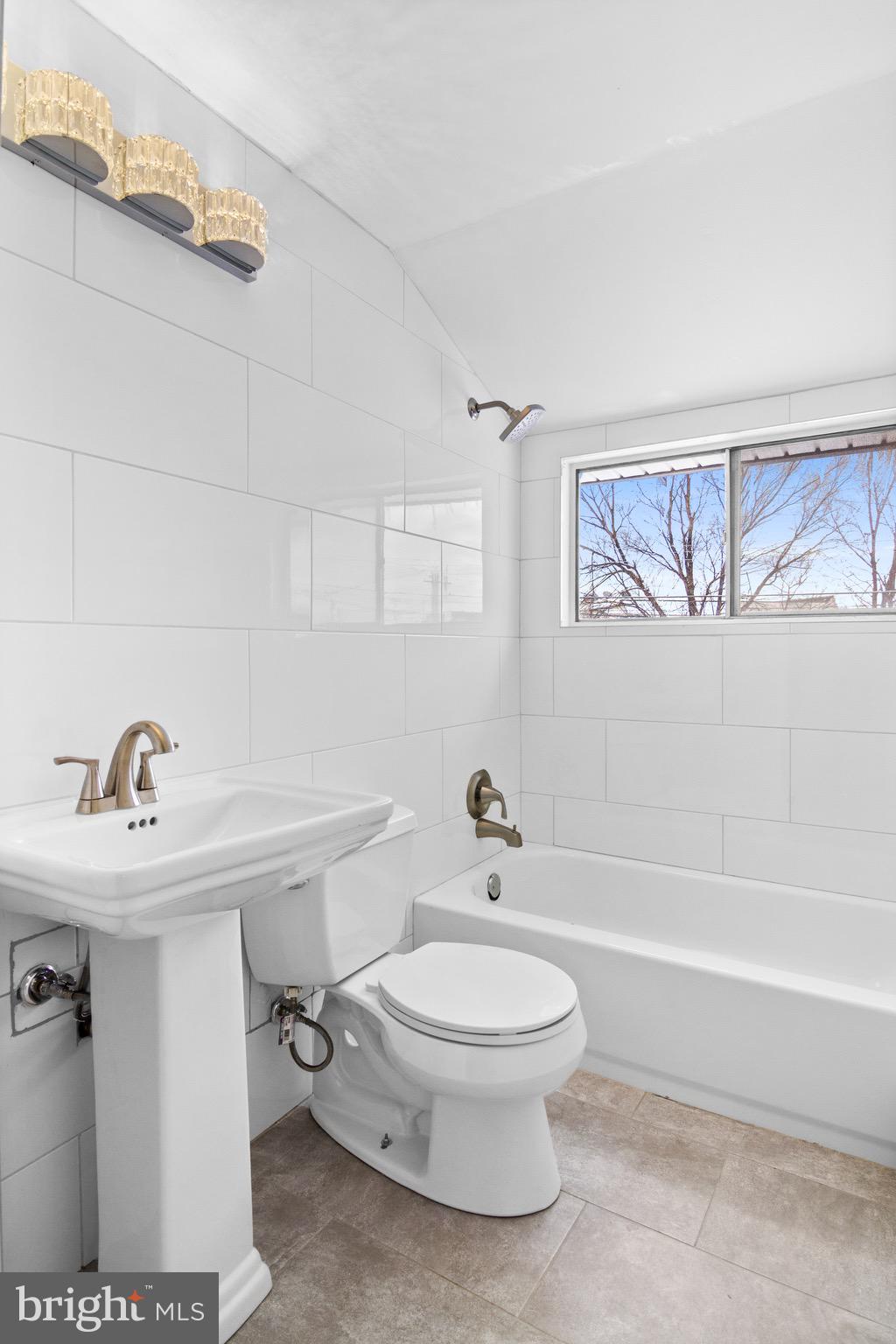 23 Gardenia Road Levittown, PA 19057 - Photo 21 of 34