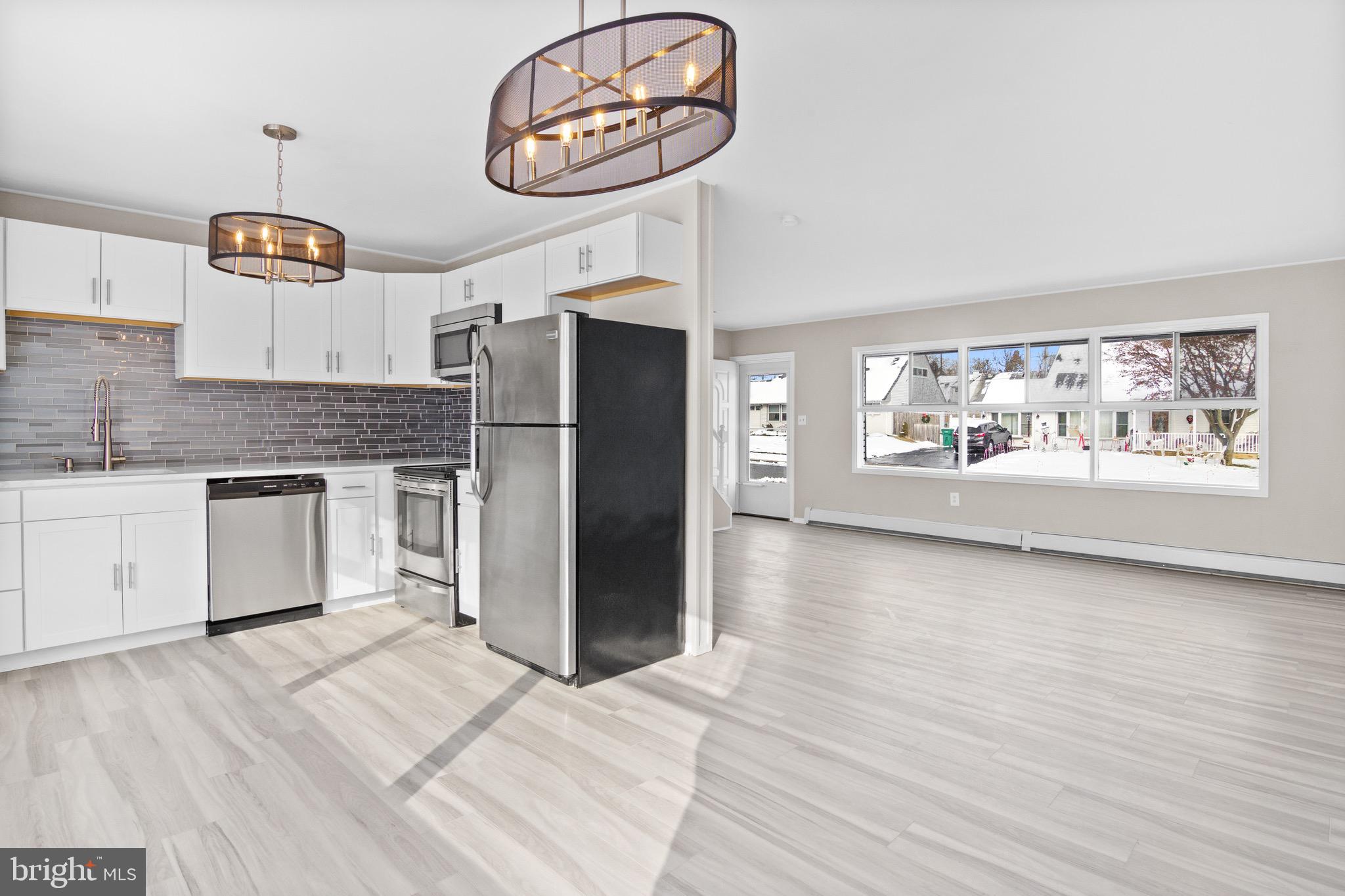 23 Gardenia Road Levittown, PA 19057 - Photo 7 of 34