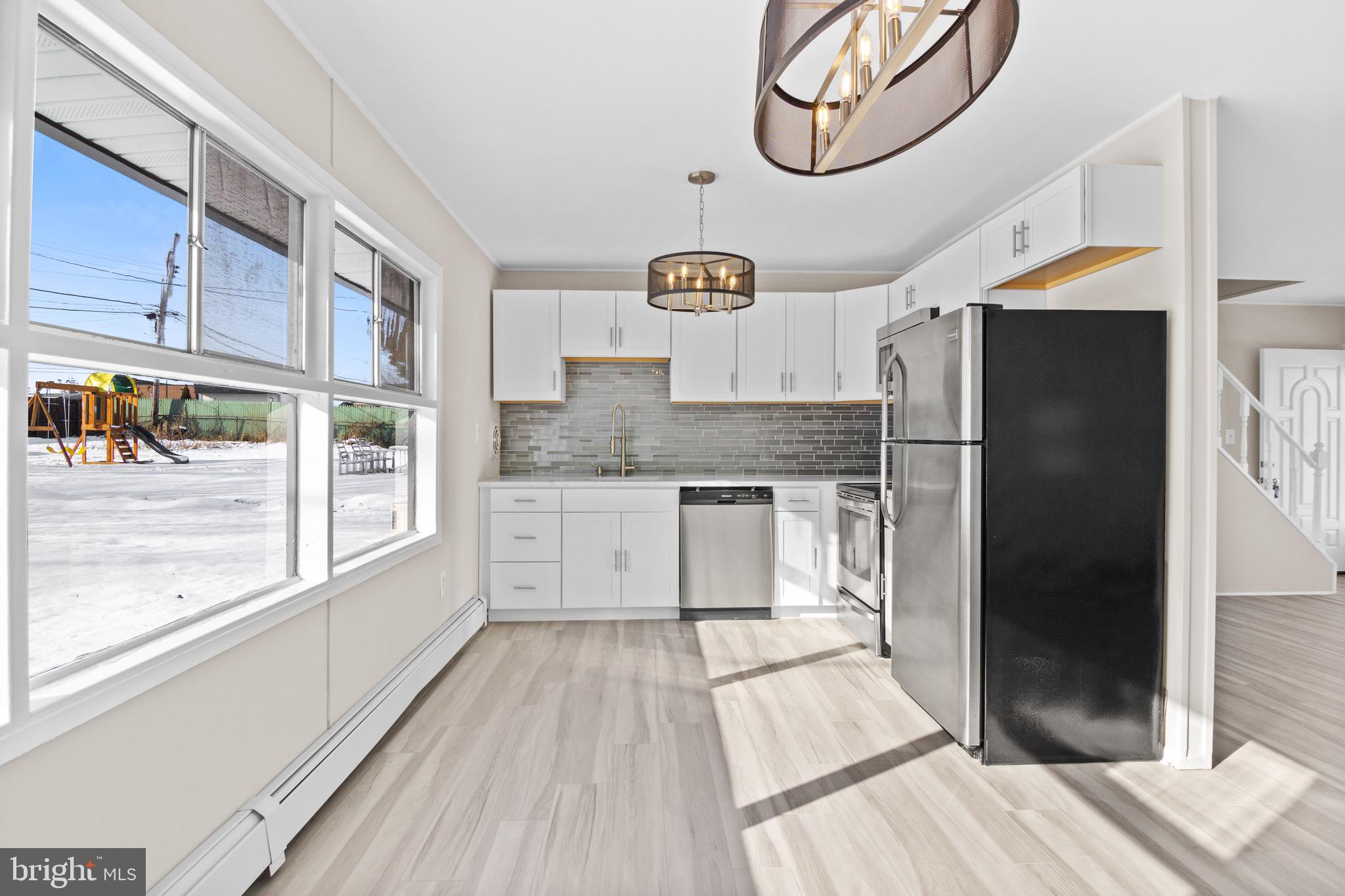 23 Gardenia Road Levittown, PA 19057 - Photo 8 of 34