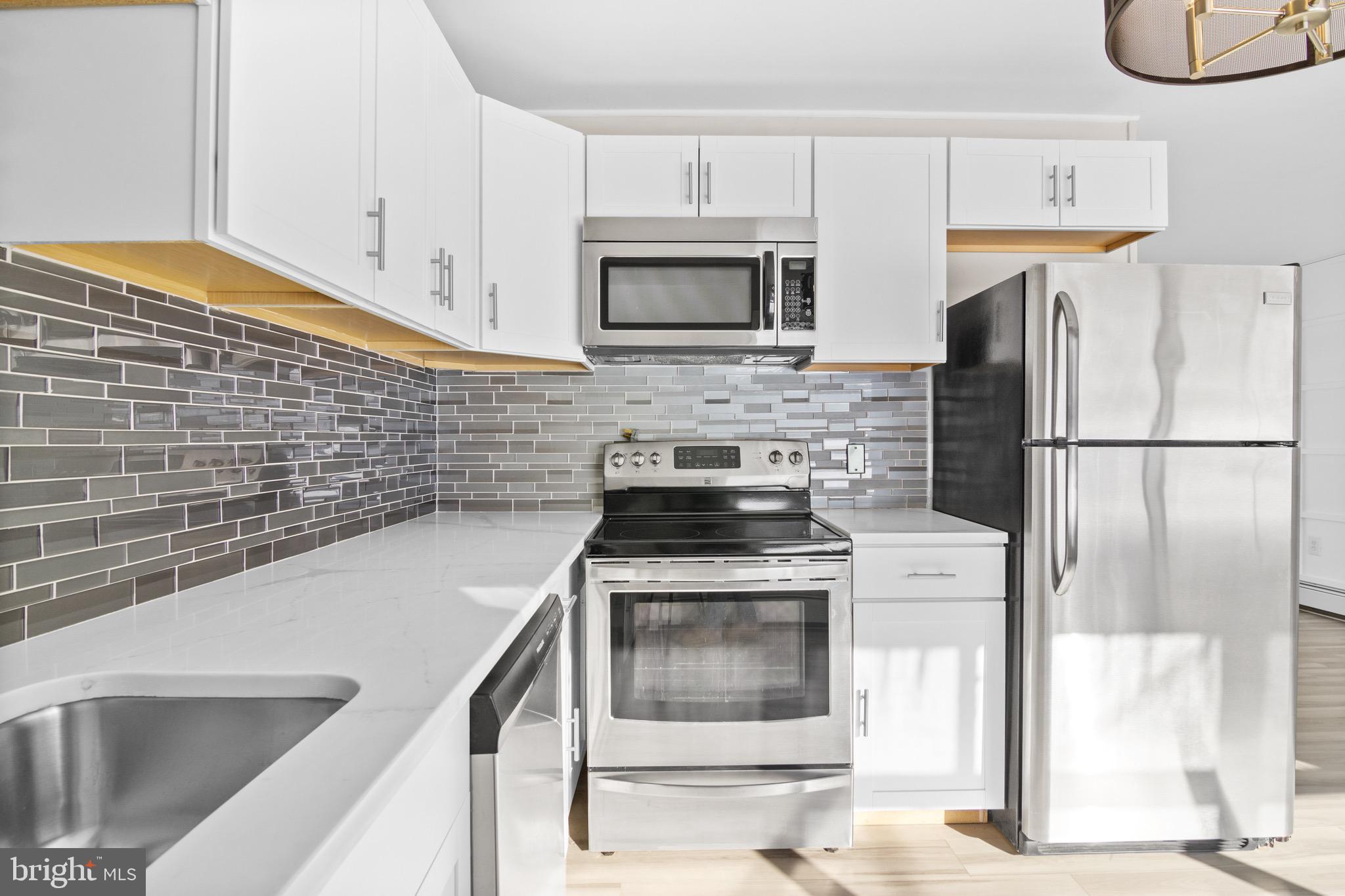 23 Gardenia Road Levittown, PA 19057 - Photo 9 of 34