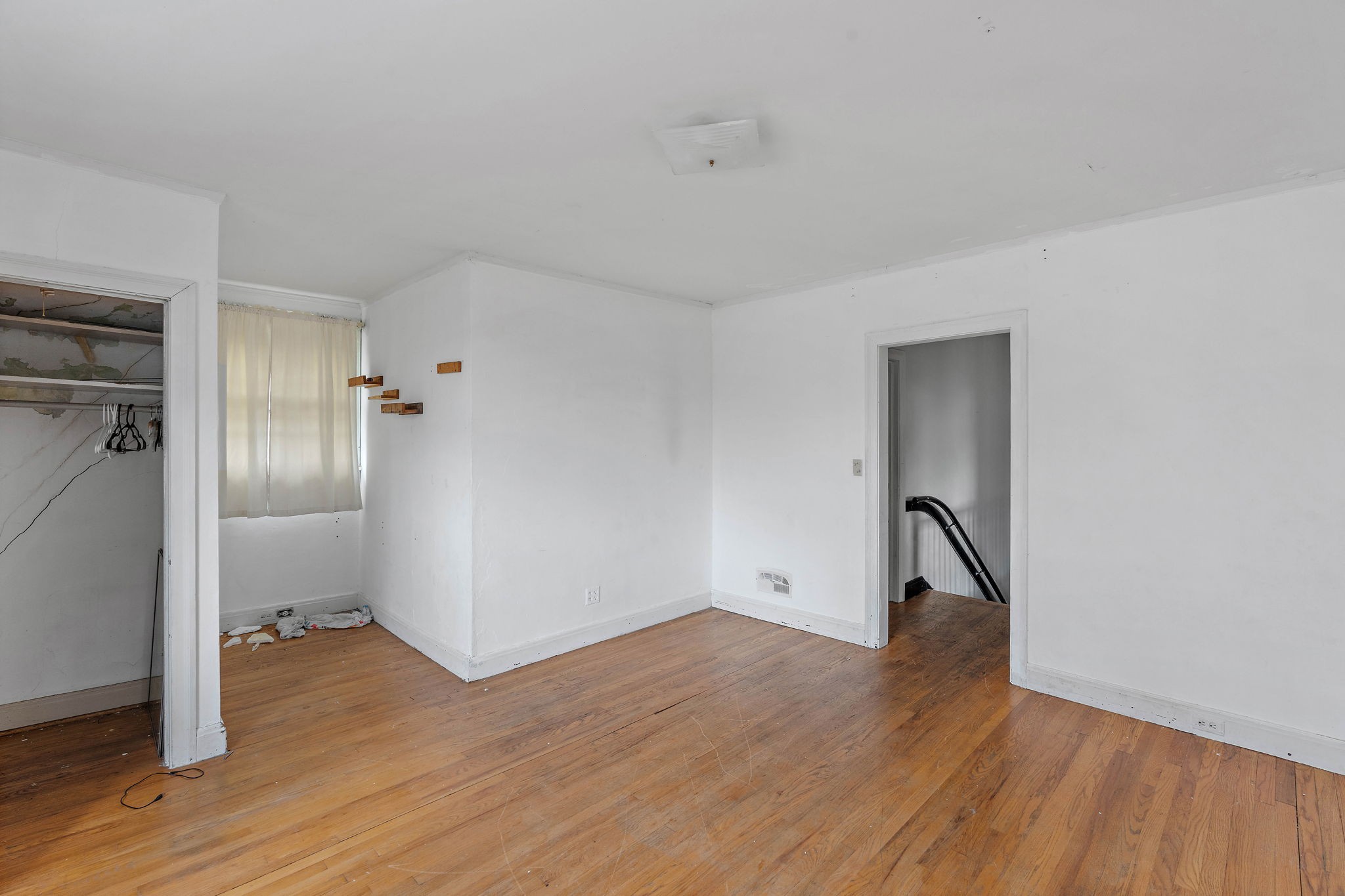 225 Mockingbird Road Nashville, TN 37205 - Photo 18 of 35 a view of empty room with wooden floor