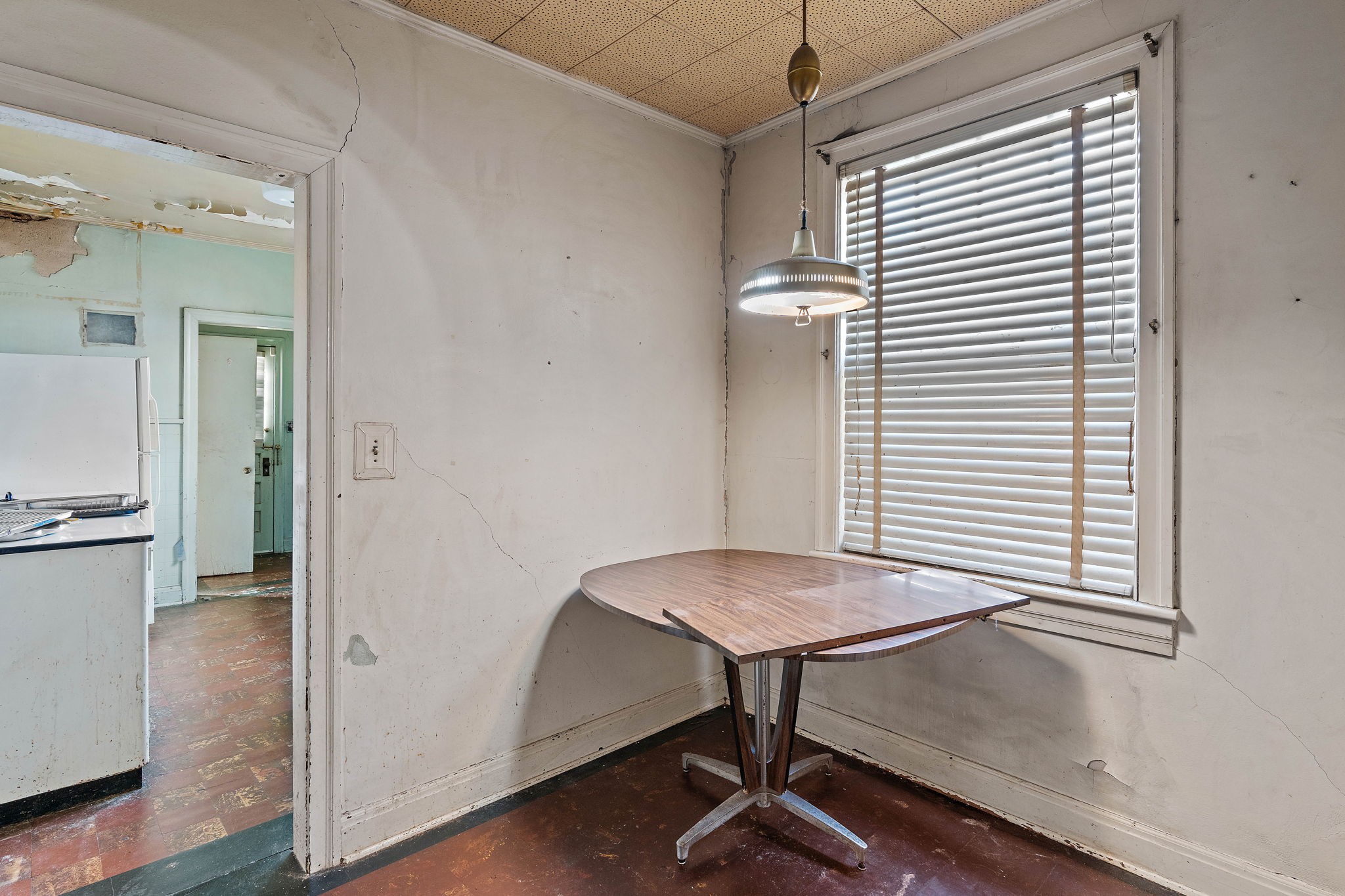 225 Mockingbird Road Nashville, TN 37205 - Photo 9 of 35 a view of workspace with furniture and wooden floor
