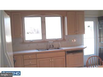 429 Norfolk Road Flourtown, PA 19031 - Photo 6 of 11 Kitchen