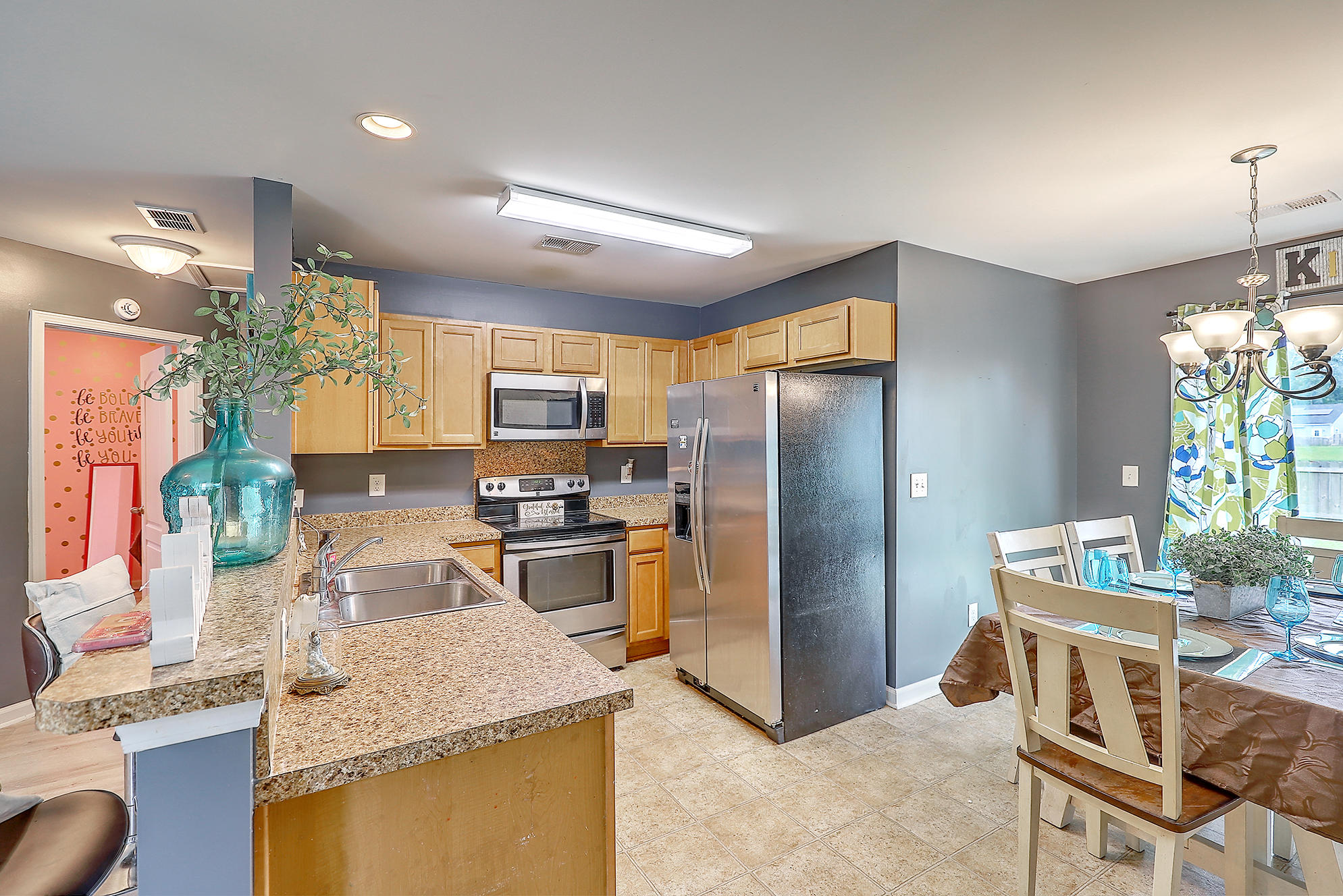 189 Brittondale Road Summerville, SC 29485 - Photo 10 of 25 IMG_9213_4_5_6_7_8_9