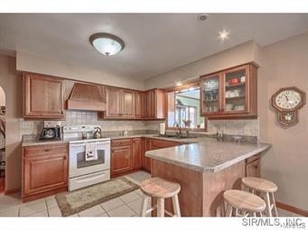 1038 Schwarz Road Edwardsville, IL 62025 - Photo 13 of 21 Gallery Image 13