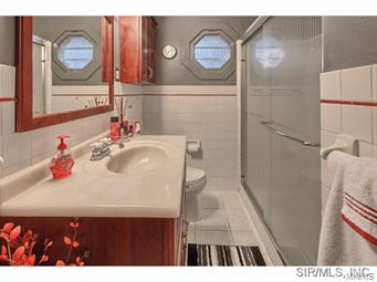 1038 Schwarz Road Edwardsville, IL 62025 - Photo 16 of 21 Gallery Image 16
