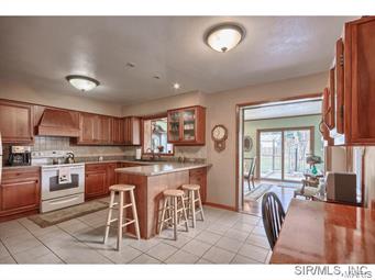 1038 Schwarz Road Edwardsville, IL 62025 - Photo 7 of 21 Gallery Image 7