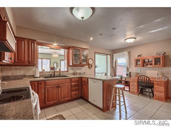 1038 Schwarz Road Edwardsville, IL 62025 - Photo 10 of 21 Gallery Image 10