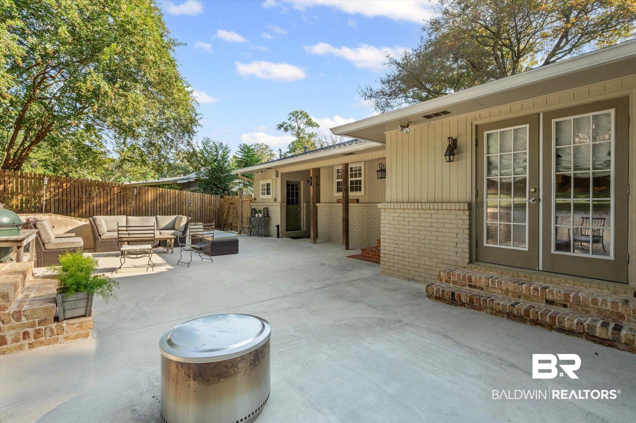 313 Brawood Drive Mobile, AL 36608 - Photo 24 of 32 View of patio / terrace featuring outdoor lounge area