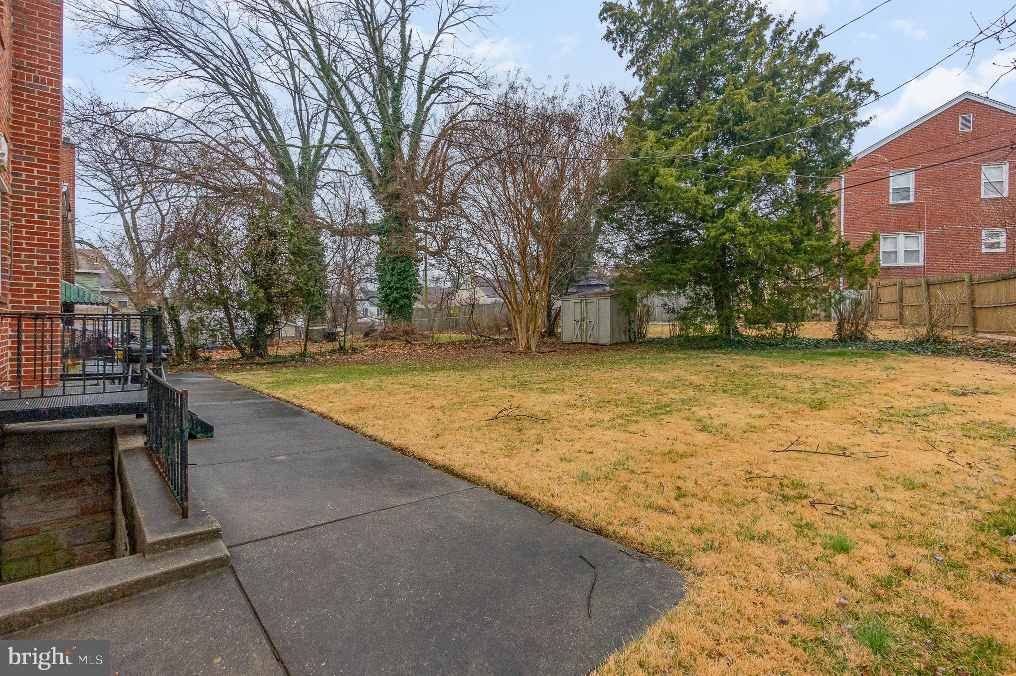 3705 Ridgecroft Road Baltimore, MD 21206 - Photo 3 of 19 Large flat backyard!