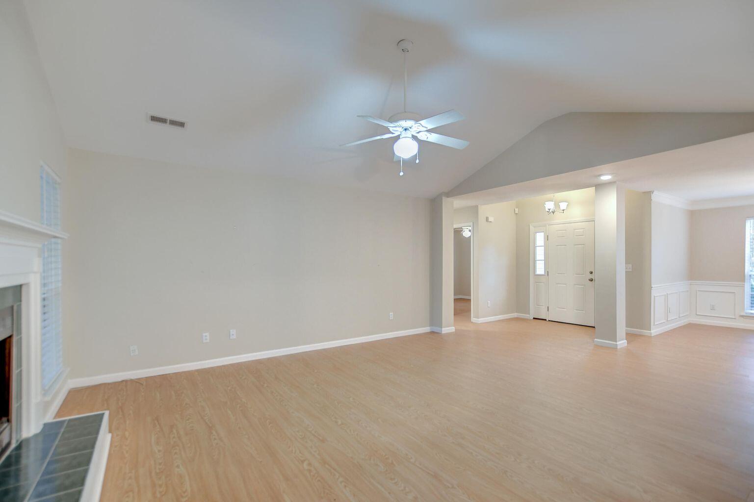 3258 Morningdale Drive Mount Pleasant, SC 29466 - Photo 8 of 46 20231206182826805297000000-o 2023-12-18