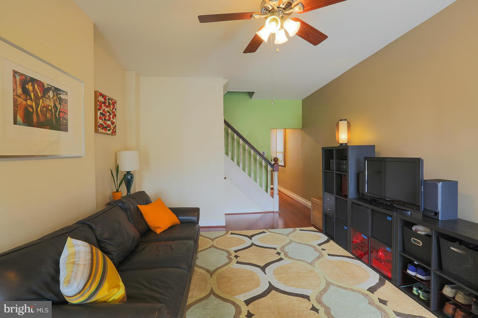3238 Keswick Road Baltimore, MD 21211 - Photo 4 of 24 Living Room