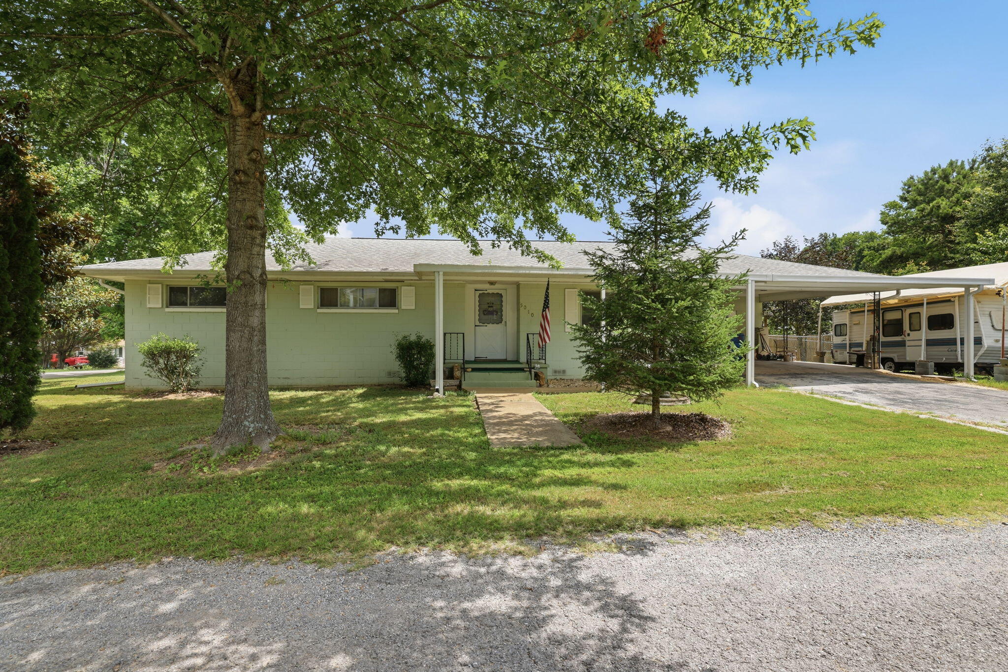 5010 Kenner Avenue Red Bank, TN 37415 - Photo 1 of 27 Truly a one level home