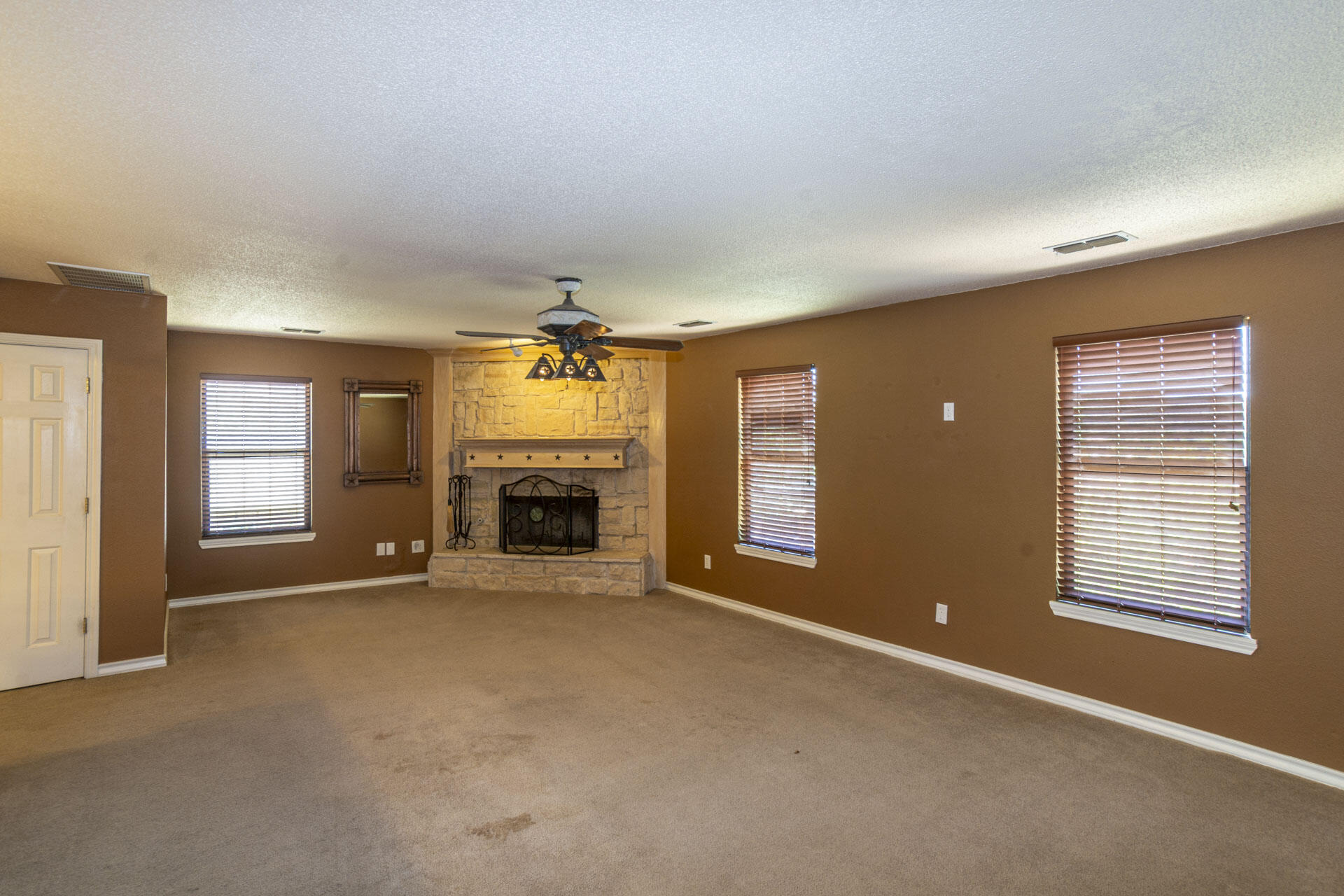 31 Arapaho Road Ransom Canyon, TX 79366 - Photo 9 of 75 31 Arapaho Dr-40