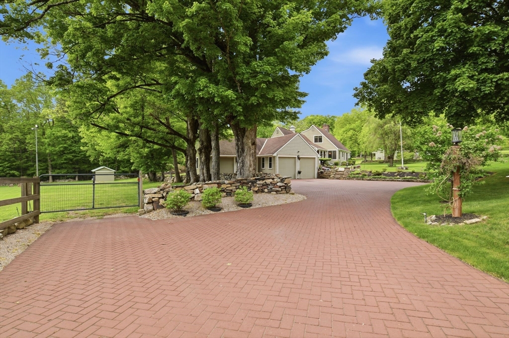 95 Mountain Road Hampden, MA 01036 - Photo 3 of 42 Gallery Image 3