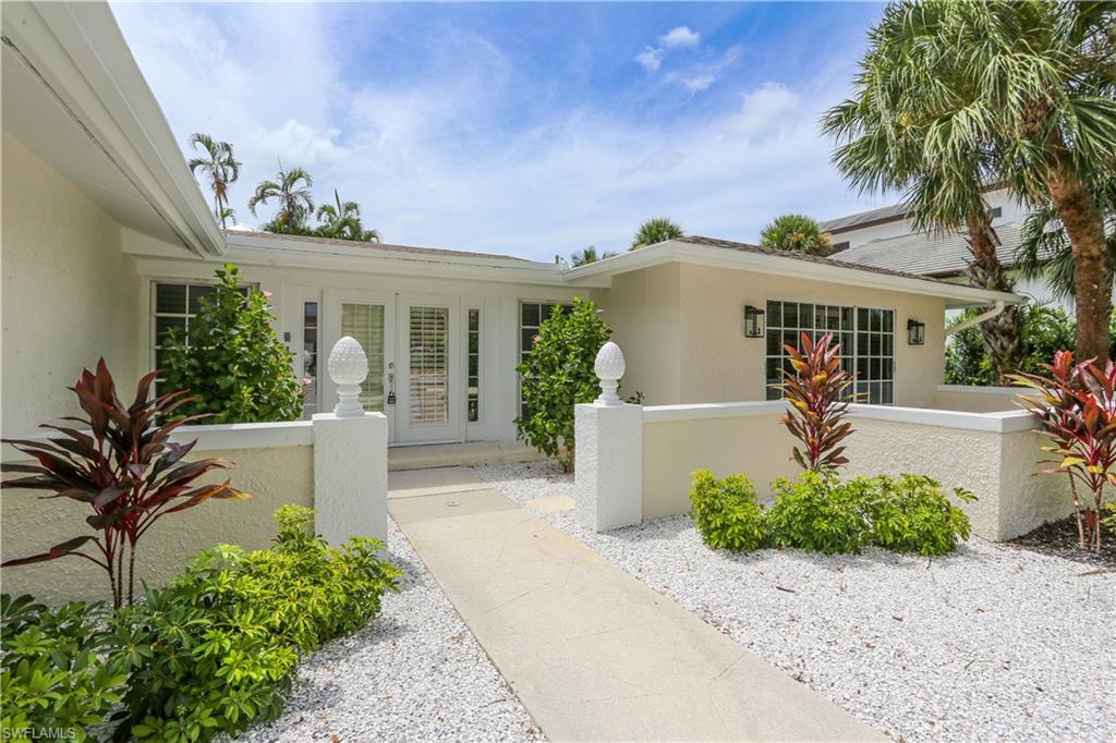 2901 Crayton Road Naples, FL 34103 - Photo 17 of 50