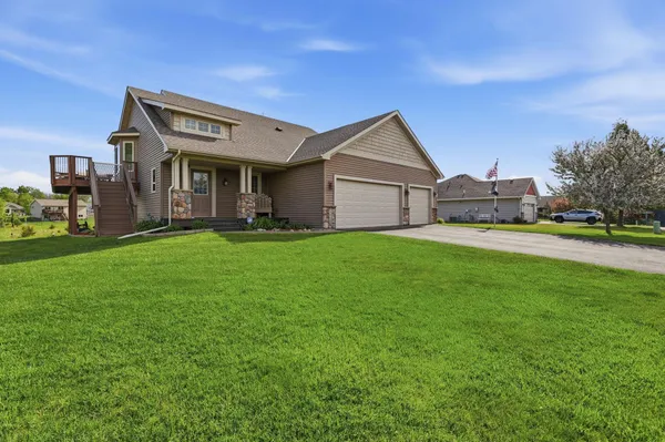 $475,000 | 12720 314th Street, Lindstrom, MN 55045