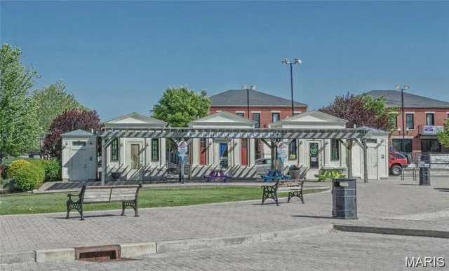 $575,000 | 1001 Kilderkin Way, St. Charles, MO 63301