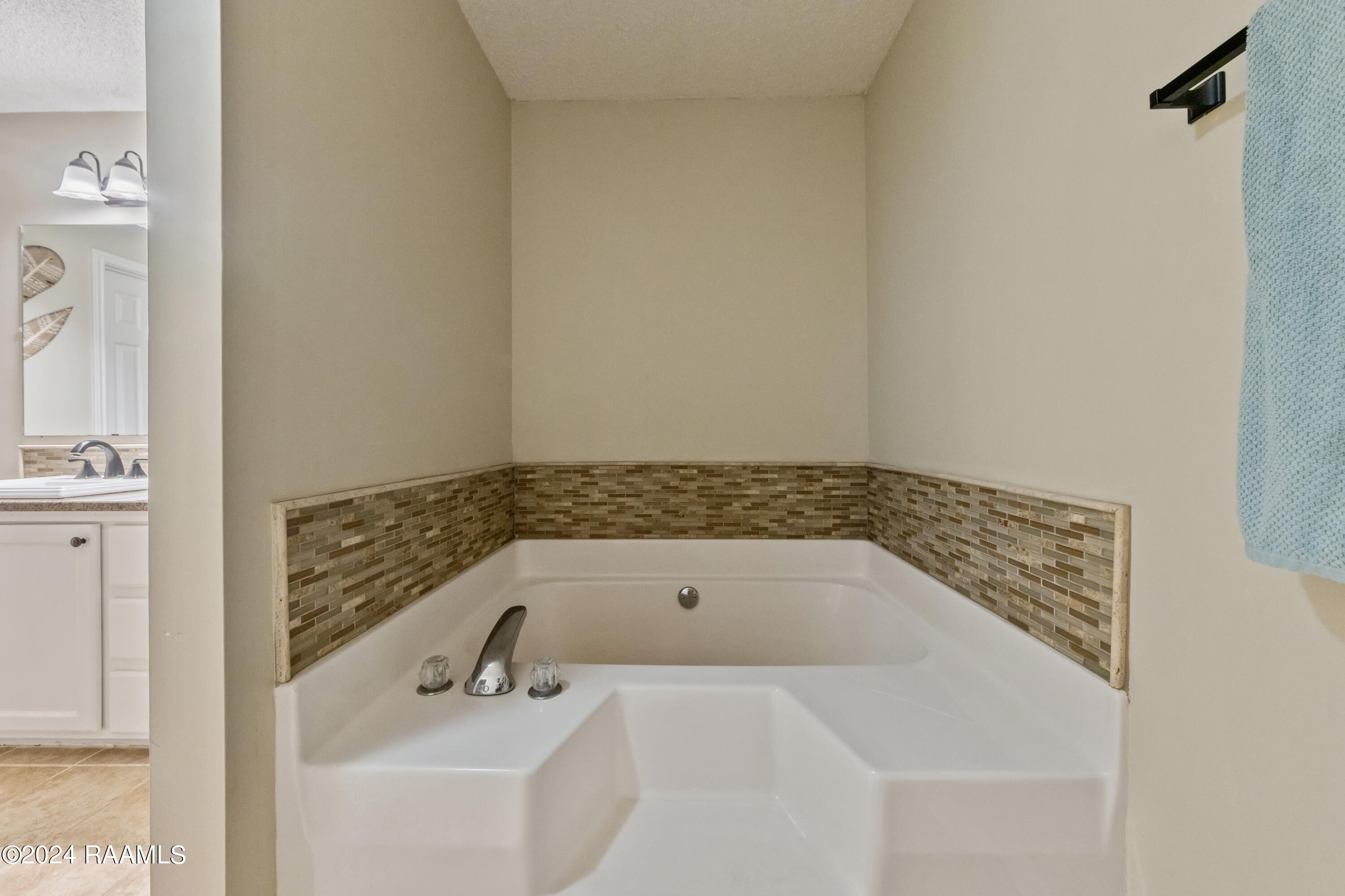 159 Ruth Lane Ville Platte, LA 70586 - Photo 11 of 38 Primary Bath
