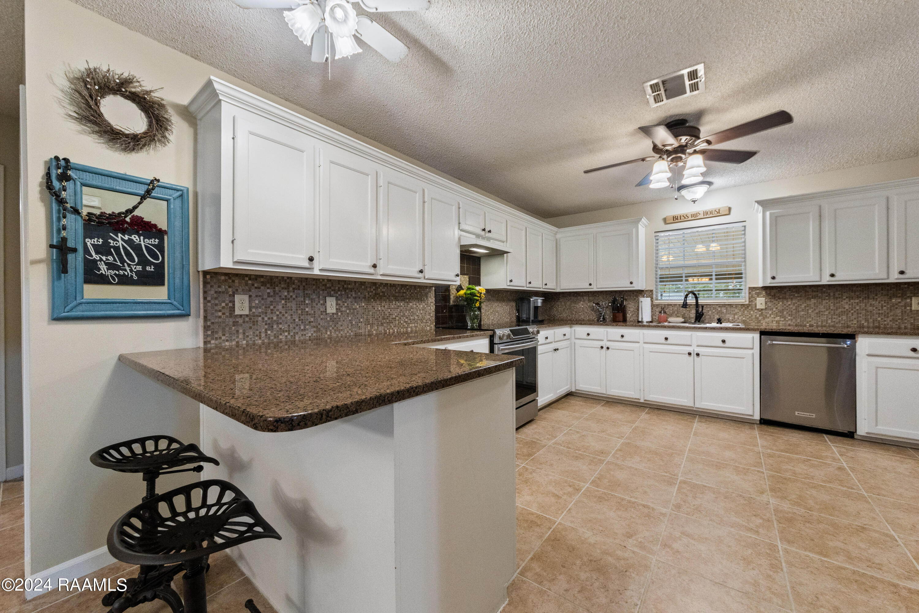 159 Ruth Lane Ville Platte, LA 70586 - Photo 3 of 38 Kitchen
