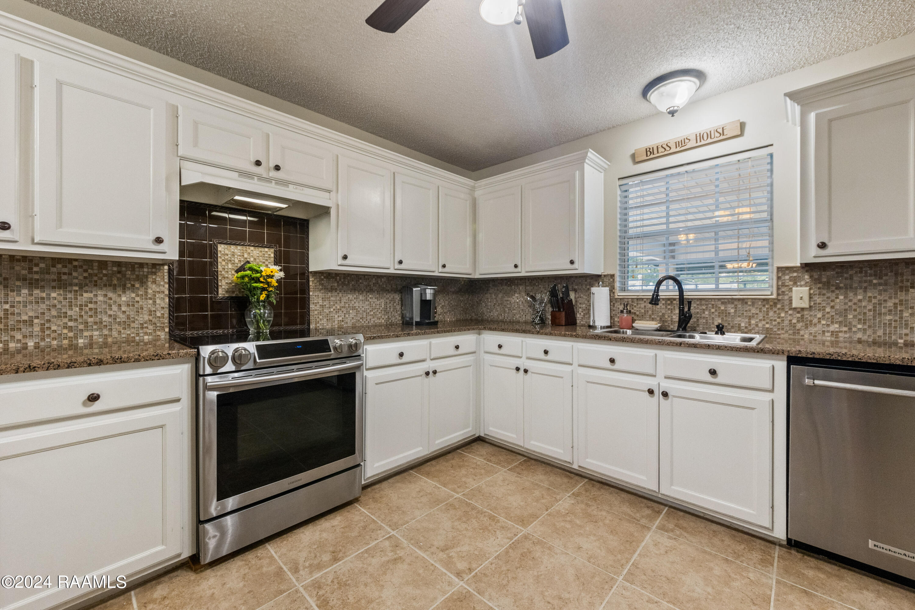 159 Ruth Lane Ville Platte, LA 70586 - Photo 5 of 38 Kitchen