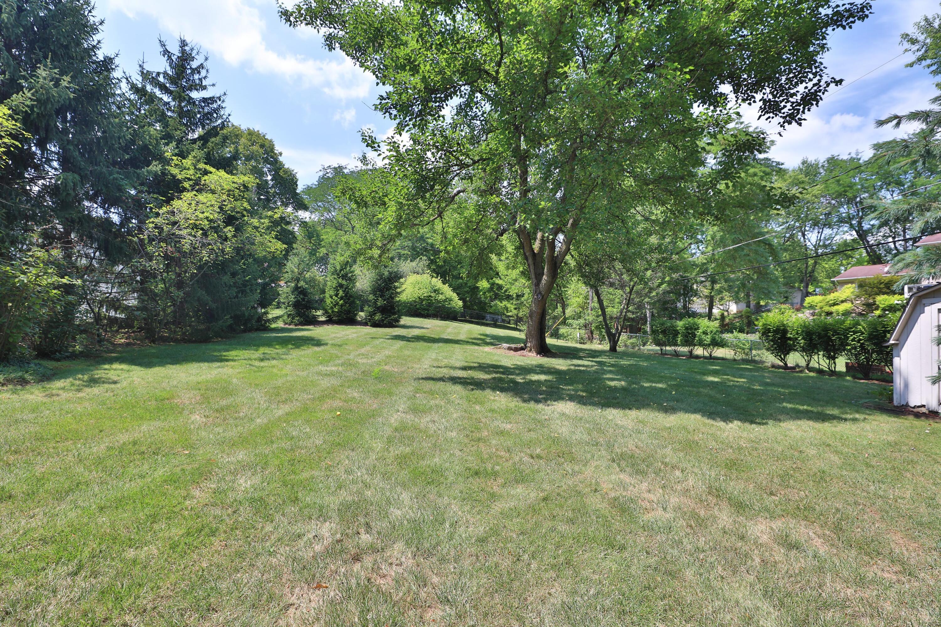 4347 Castleton Road Columbus, OH 43220 - Photo 61 of 71 Yard