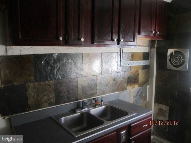 1017 St Dunstans Road Baltimore, MD 21212 - Photo 3 of 13 Kitchen