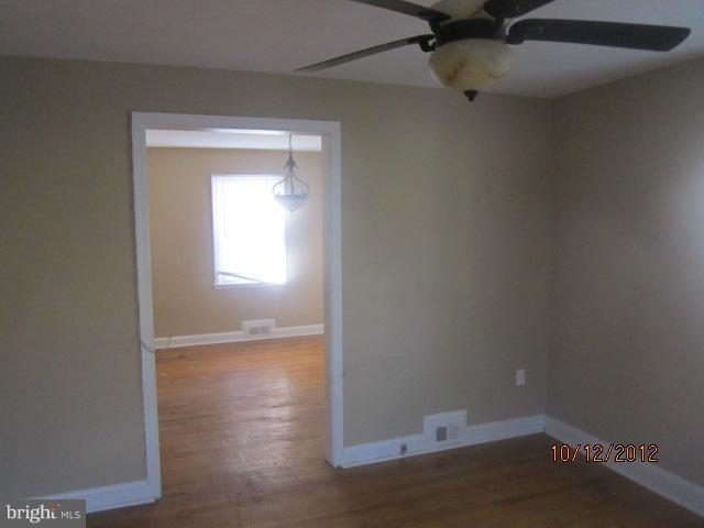 1017 St Dunstans Road Baltimore, MD 21212 - Photo 7 of 13 Living Room