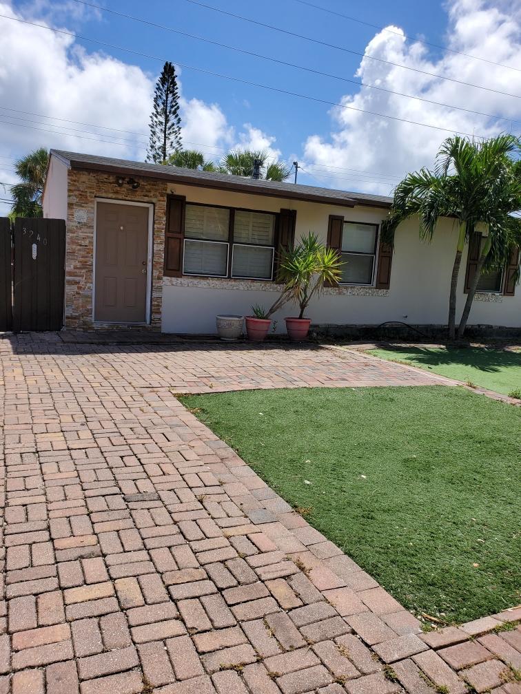 3240 F Avenue Riviera Beach, FL 33404 - Photo 1 of 4 front