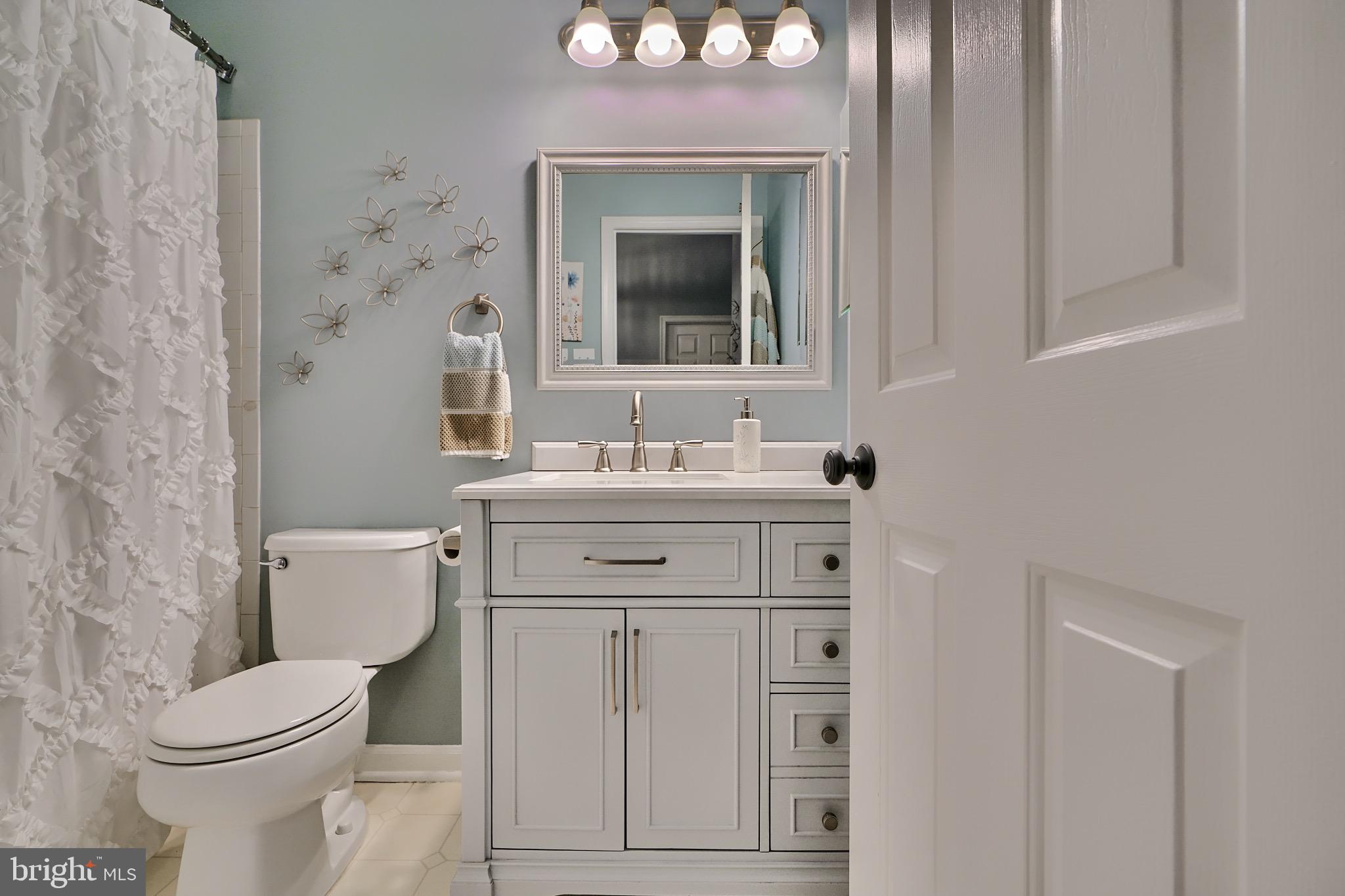 5214 Red Hill Way Rosedale, MD 21237 - Photo 32 of 41 Tub/Shower Combo!