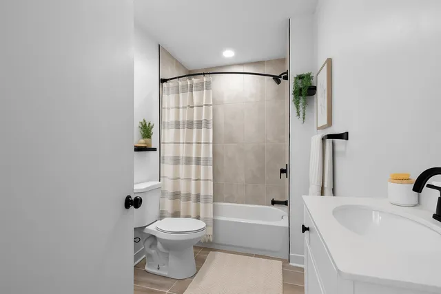 $435,000 | 449 South Addison Street, Bensenville, IL 60106