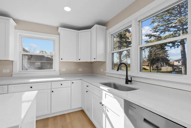 $435,000 | 449 South Addison Street, Bensenville, IL 60106