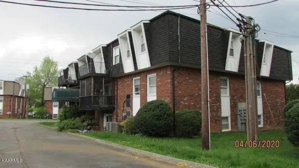 $1,300 | 1625 Woodrow Drive, Unit 401, Knoxville, TN 37918