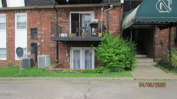 $1,300 | 1625 Woodrow Drive, Unit 401, Knoxville, TN 37918