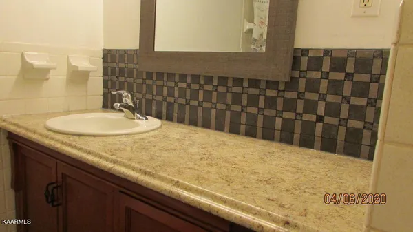 $1,300 | 1625 Woodrow Drive, Unit 401, Knoxville, TN 37918