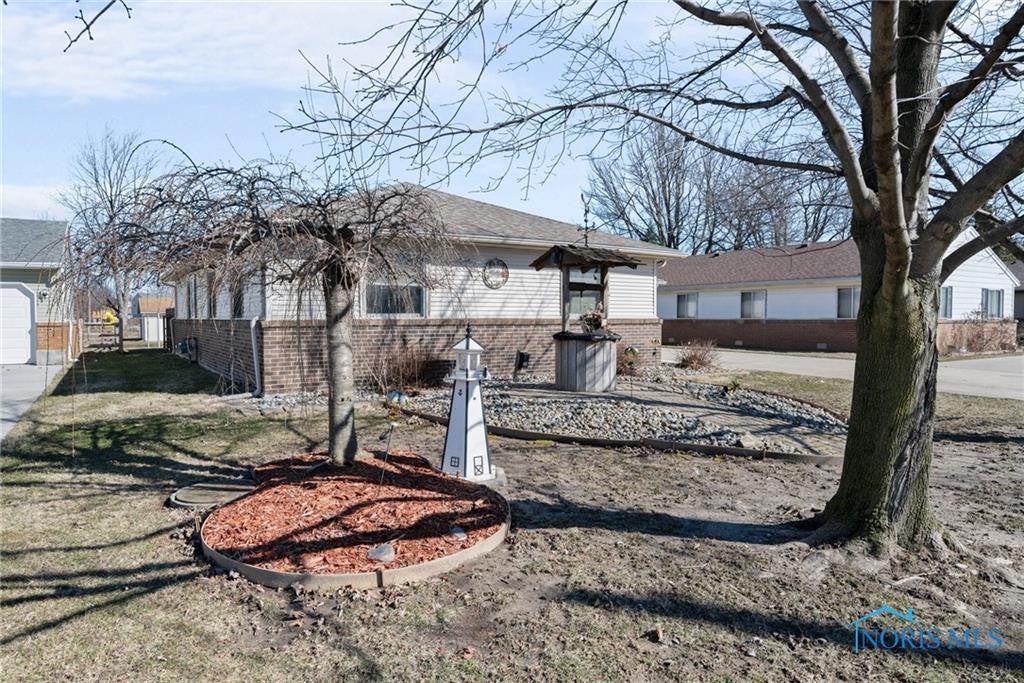3213 Brown Road Oregon, OH 43616 - Photo 3 of 31 Gallery Image 3