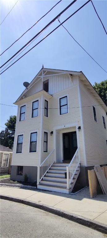 8 Cross Street Newport, RI 02840 - Photo 3 of 6