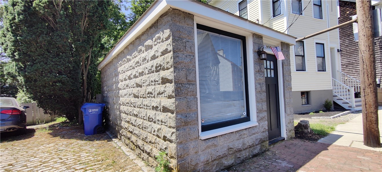 8 Cross Street Newport, RI 02840 - Photo 4 of 6