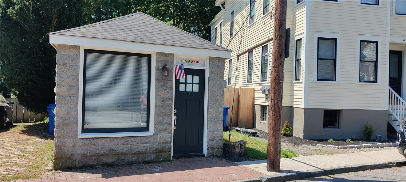 8 Cross Street Newport, RI 02840 - Photo 5 of 6
