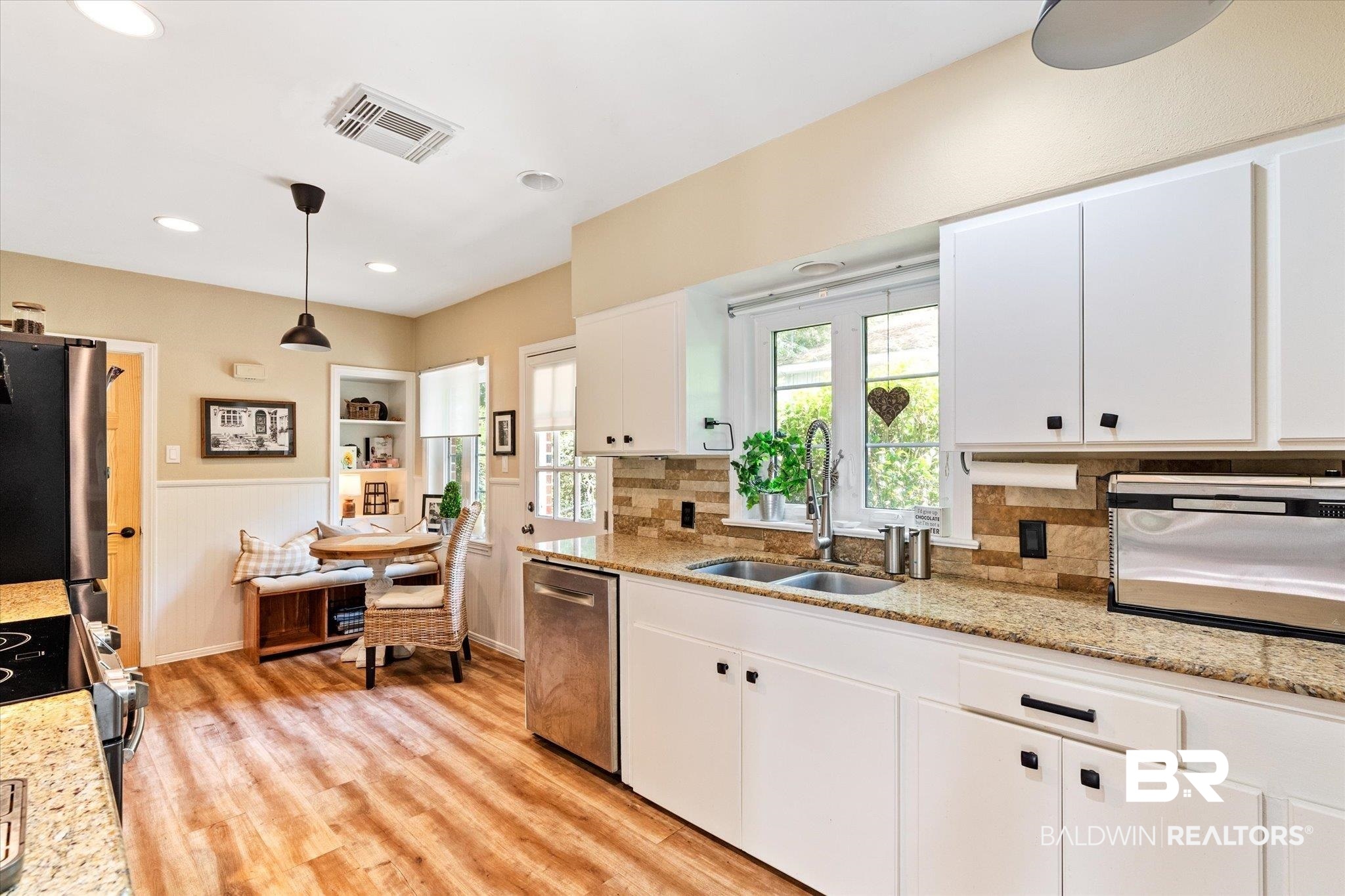 335 Dalewood Drive Mobile, AL 36608 - Photo 10 of 38