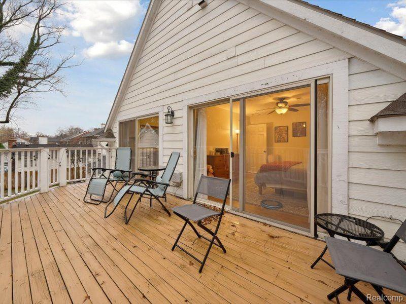 866 Rivard Boulevard Grosse Pointe, MI 48230 - Photo 48 of 53
