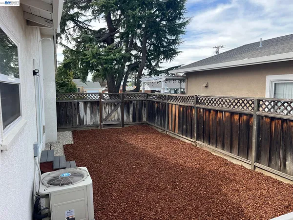 $2,995 | 708 North L Street, Livermore, CA 94551