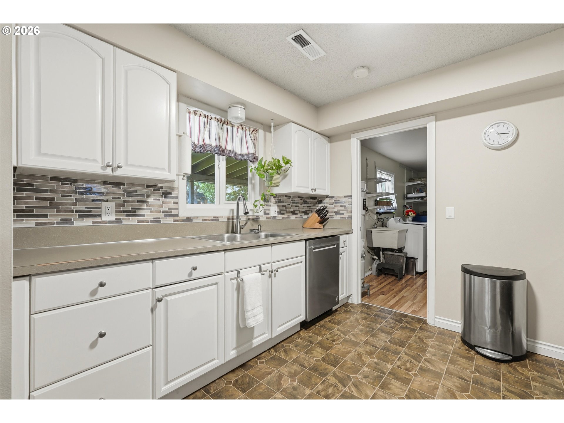 609 Sunset Court Newberg, OR 97132 - Photo 11 of 35