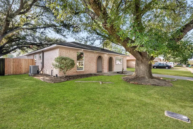 $229,999 | 1310 Kenwick Place, Pasadena, TX 77504