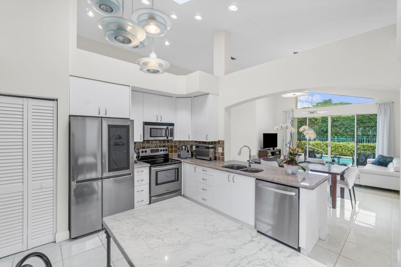 6343 Northwest 24th Street Boca Raton, FL 33434 - Photo 7 of 35 013-6343Northwest24thStreet-BocaRaton-FL