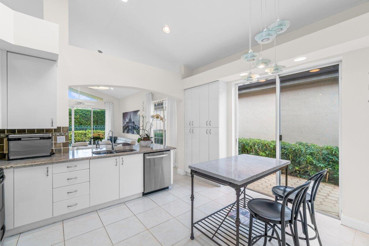 6343 Northwest 24th Street Boca Raton, FL 33434 - Photo 8 of 35 012-6343Northwest24thStreet-BocaRaton-FL