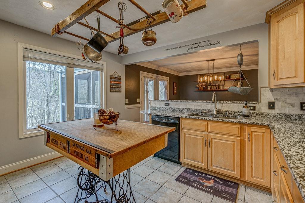 6251 Mt Chestnut Road Roanoke, VA 24018 - Photo 14 of 35 014-337623-6251 Mount Chestnut 014_85599
