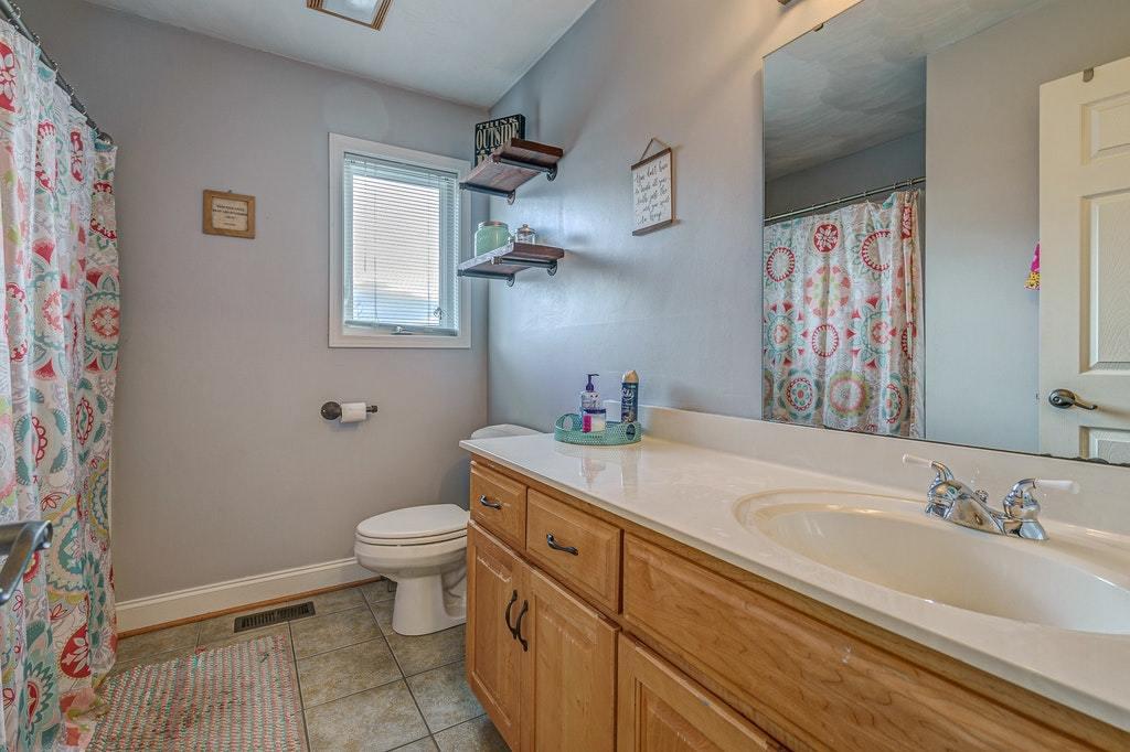 6251 Mt Chestnut Road Roanoke, VA 24018 - Photo 21 of 35 021-337623-6251 Mount Chestnut 021_85599